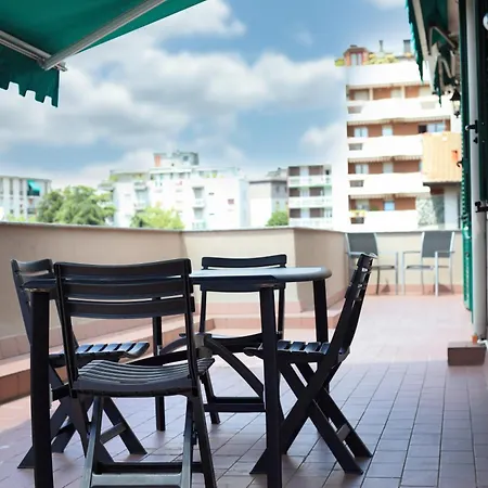 Rainbow House Via Dei Carafa Appartement Milaan